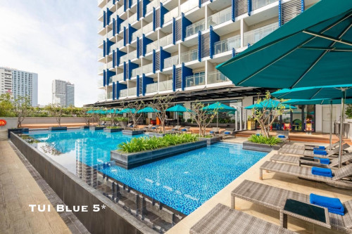 TUI-Blue-5.jpg
