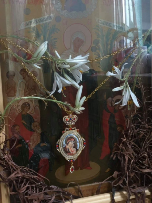 LILIY-BOGORODITY-KEFALONIY.jpg