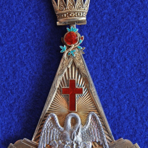 ROZNKREITERY-ORDEN-KARESTA-I-ROZY