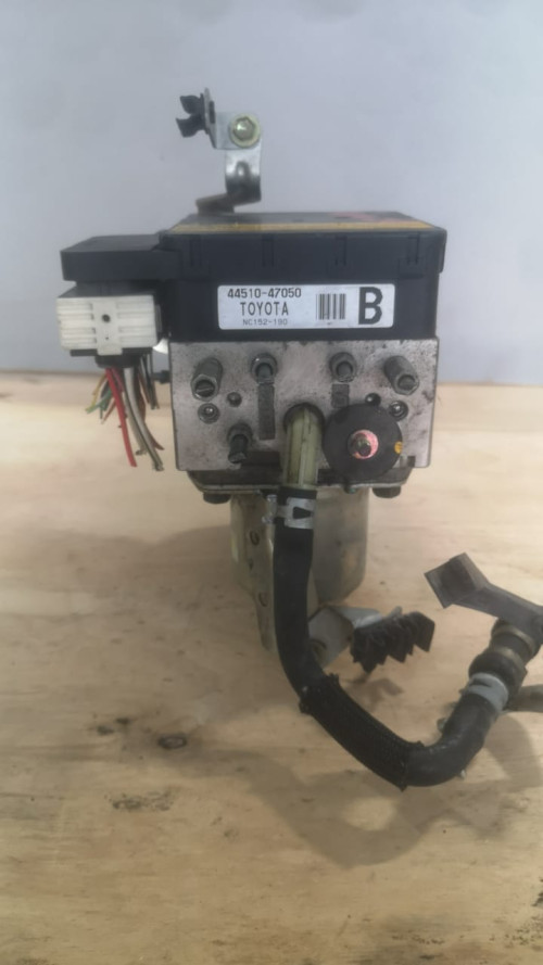 BLOK-ABS-44500-47080-NHW20-2.jpg