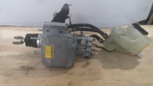 BLOK-ABS-47050-47040-ZVW30-1-1.jpg