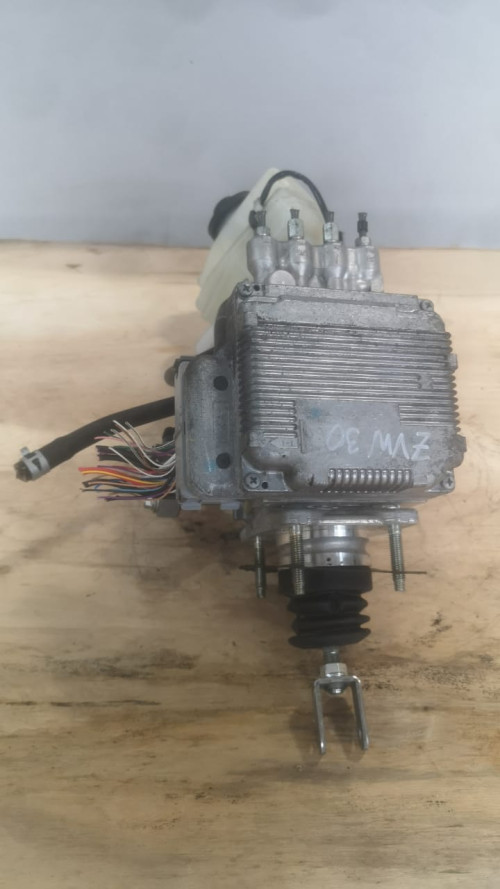 BLOK-ABS-47050-47040-ZVW30-2-3.jpg
