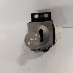 SELEKTOR-33560-47011-NHW20-1